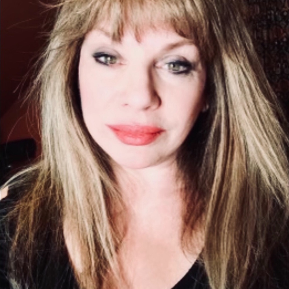 Meet your Posher, Lynne